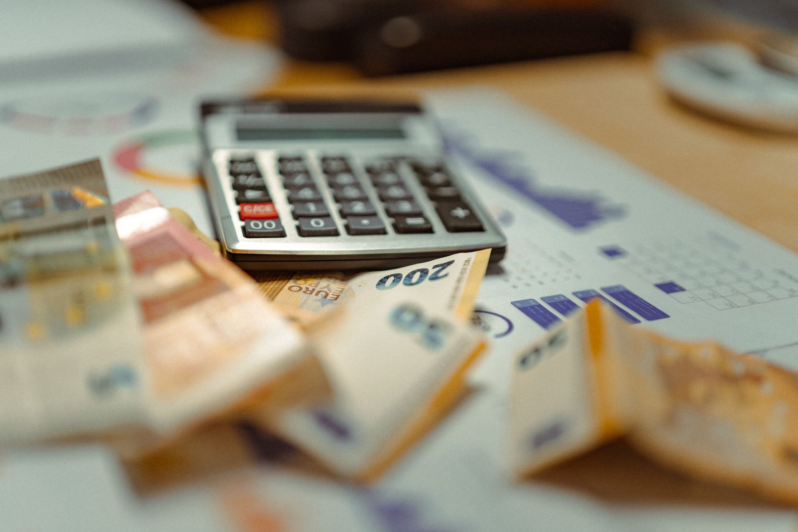 Calculadora y documentación fiscal para corregir un error u omisión en la declaración de la renta